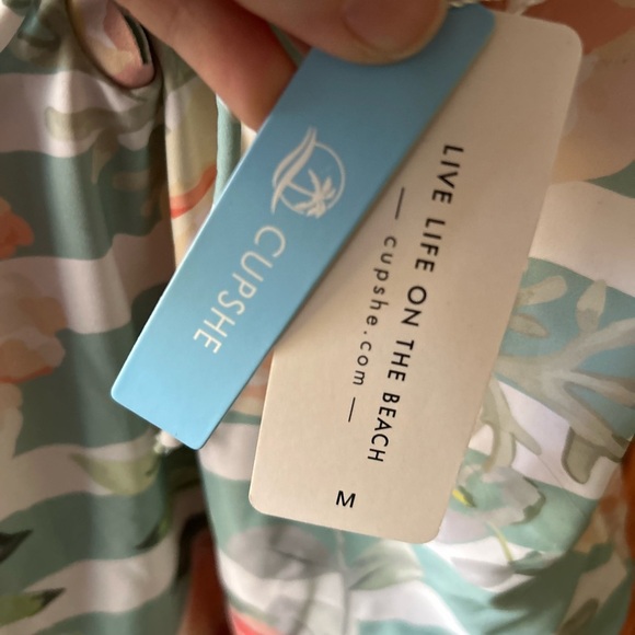 💜Cupshe NWT one piece floral stripped scallopped one swimsuit size medium💜 - Picture 5 of 8